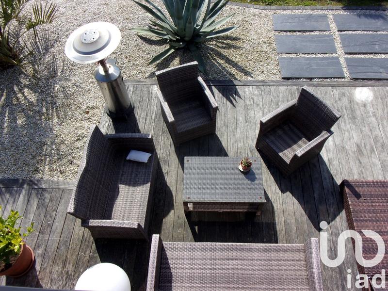 Maison - 221 m² - 9 pièces