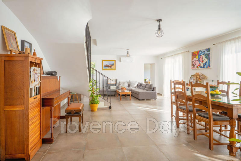 Maison - 145 m² - 6 pièces