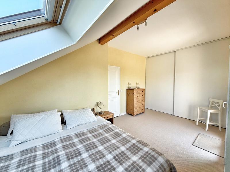 Maison - 213 m² - 8 pièces