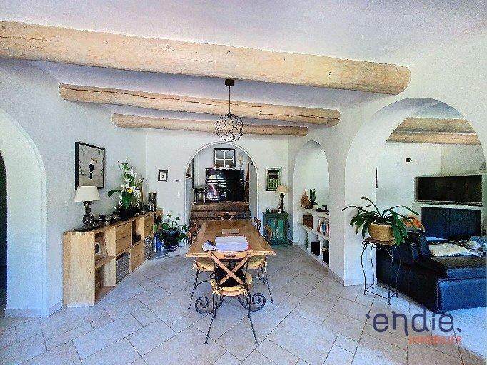 Maison - 450 m² - 15 pièces