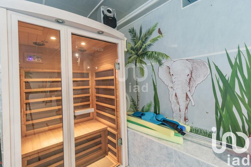 Maison - 190 m² - 8 pièces