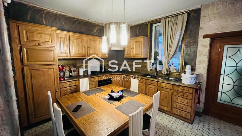 Maison - 244 m² - 8 pièces