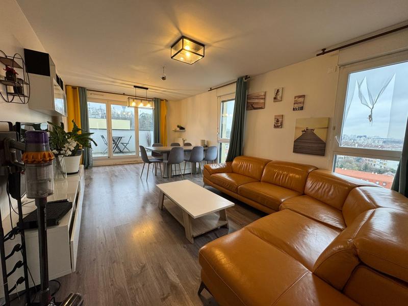 Appartement - 93 m² - 6 pièces