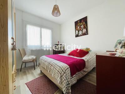 Maison traditionnelle - 122 m² - 6 pièces