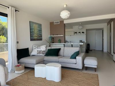 Appartement - 98 m² - 4 pièces