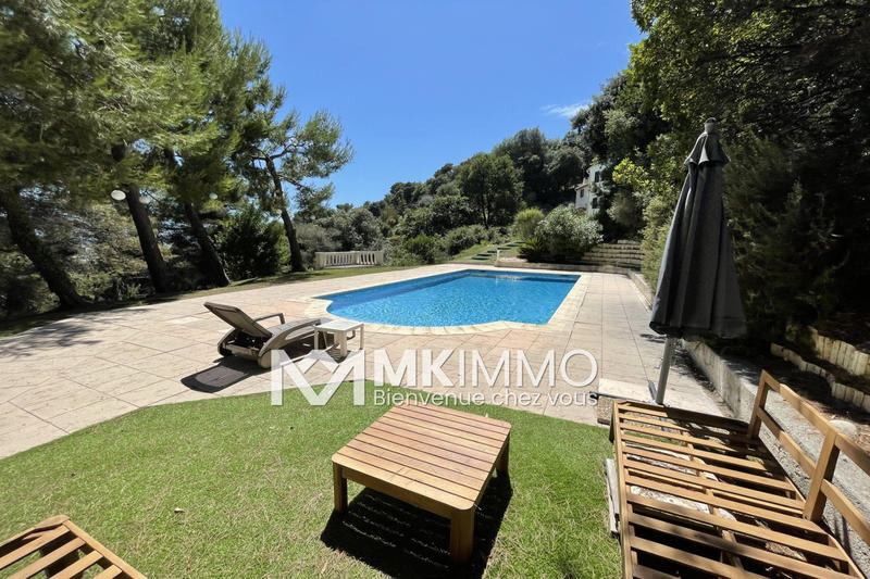 Maison - 136 m² - 4 pièces