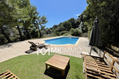 Maison - 136 m² - 4 pièces