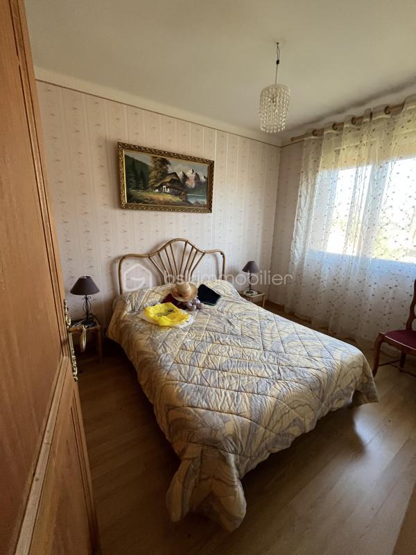 Maison - 218 m² - 10 pièces