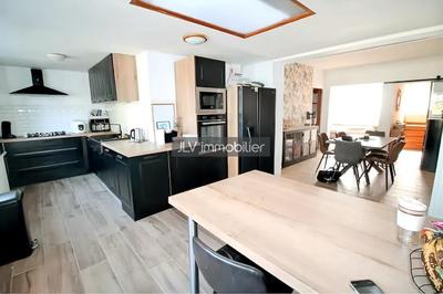 Maison - 135 m² - 6 pièces