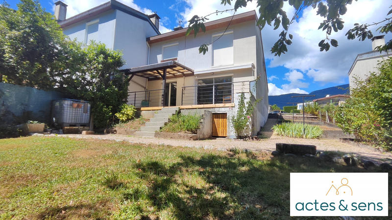 Maison - 94 m² - 6 pièces