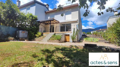 Maison - 94 m² - 6 pièces