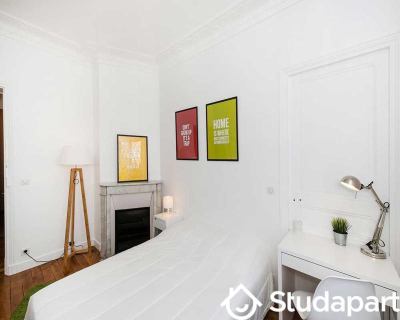 Chambre - 80 m² - 1 pièce