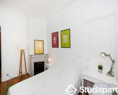 Chambre - 80 m² - 1 pièce