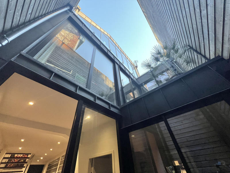 Maison - 217 m² - 6 pièces