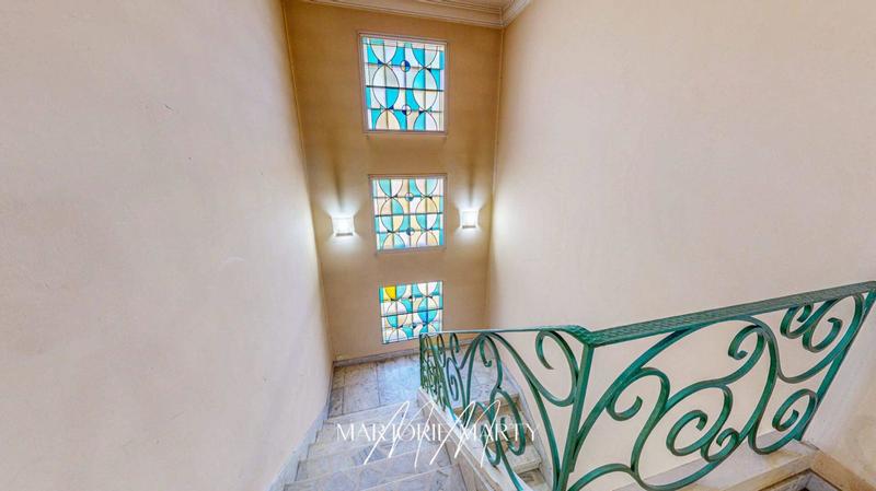 Propriété - 248 m² - 11 pièces