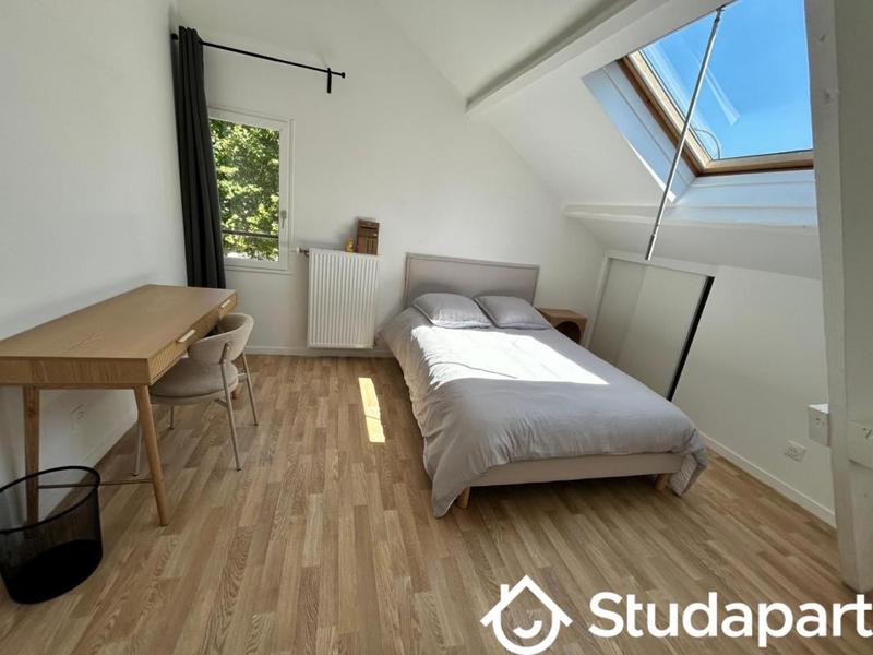 Chambre - 11 m² - 1 pièce