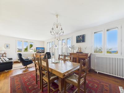 Maison - 224 m² - 9 pièces