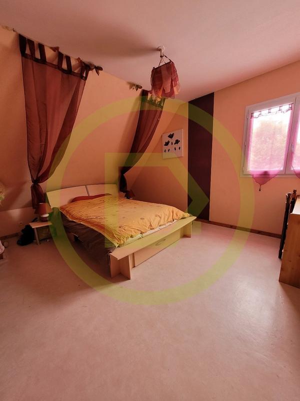 Maison - 180 m² - 8 pièces