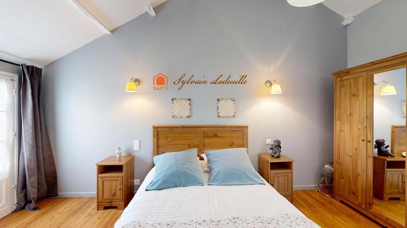 Maison - 319 m² - 10 pièces