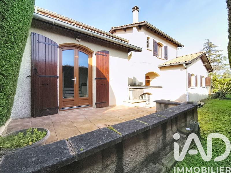 Maison - 231 m² - 7 pièces