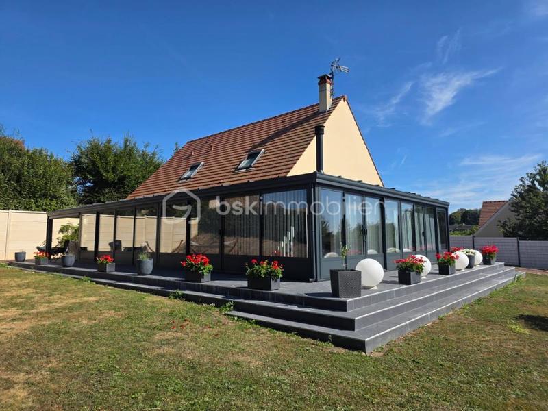 Maison - 186 m² - 9 pièces