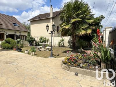 Maison - 161 m² - 7 pièces