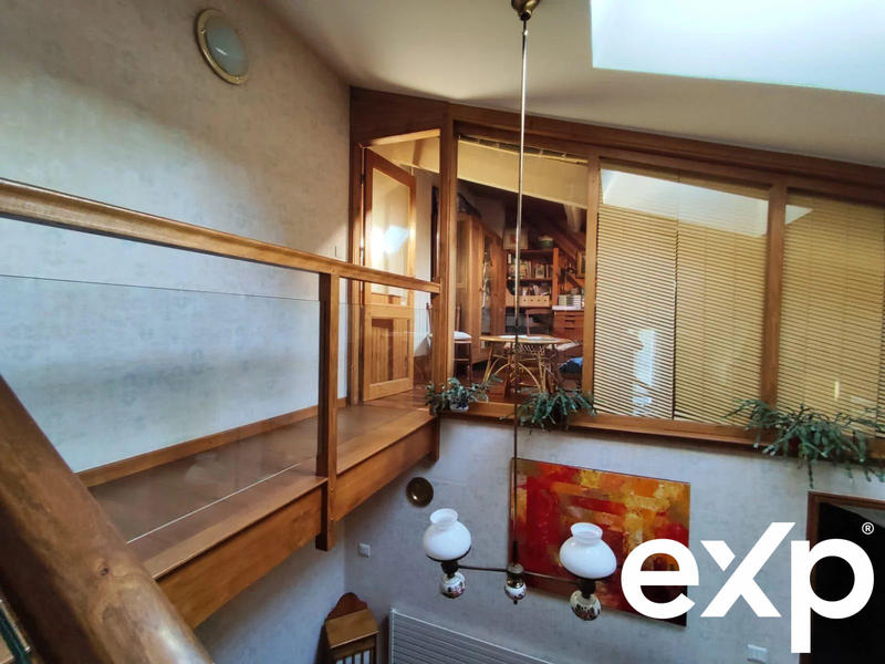 Maison - 248 m² - 6 pièces