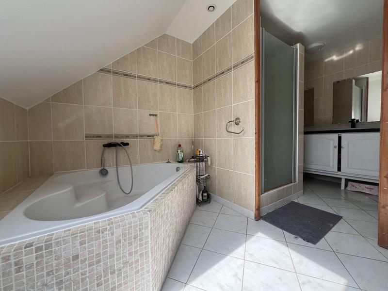 Maison - 105 m² - 6 pièces