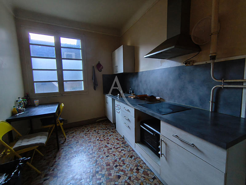 Appartement - 90 m² - 4 pièces