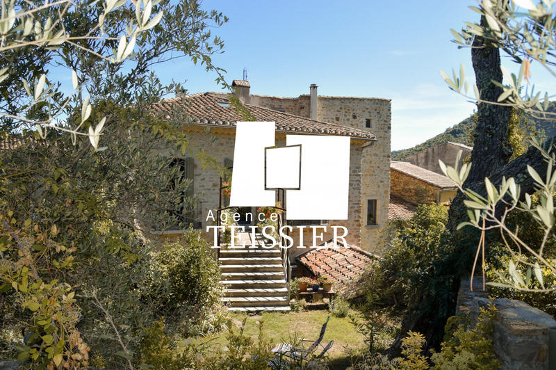 Maison - 434 m² - 11 pièces