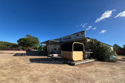 Local commercial - 673 m²