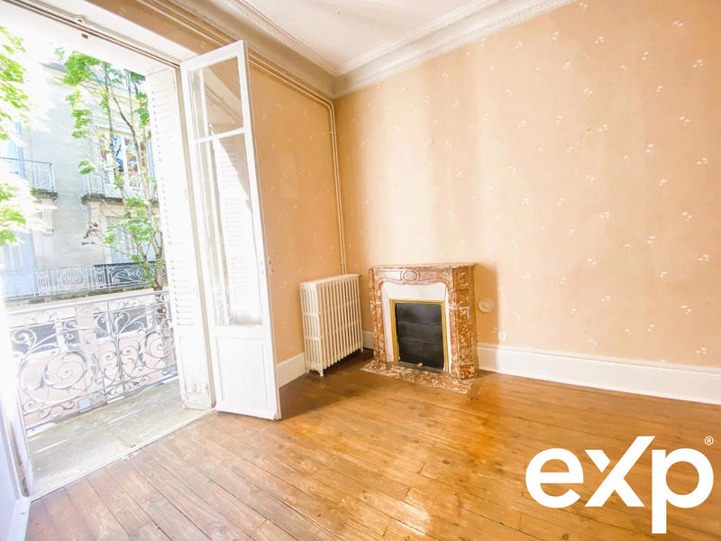 Maison - 215 m² - 11 pièces