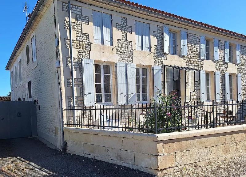 Maison de village - 193 m² - 7 pièces