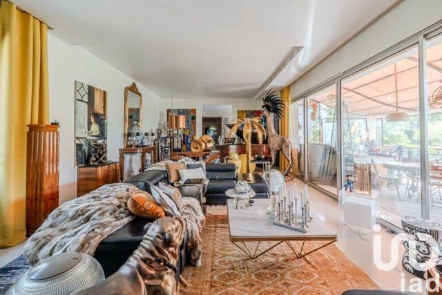 Maison de maîtres - 330 m² - 4 pièces