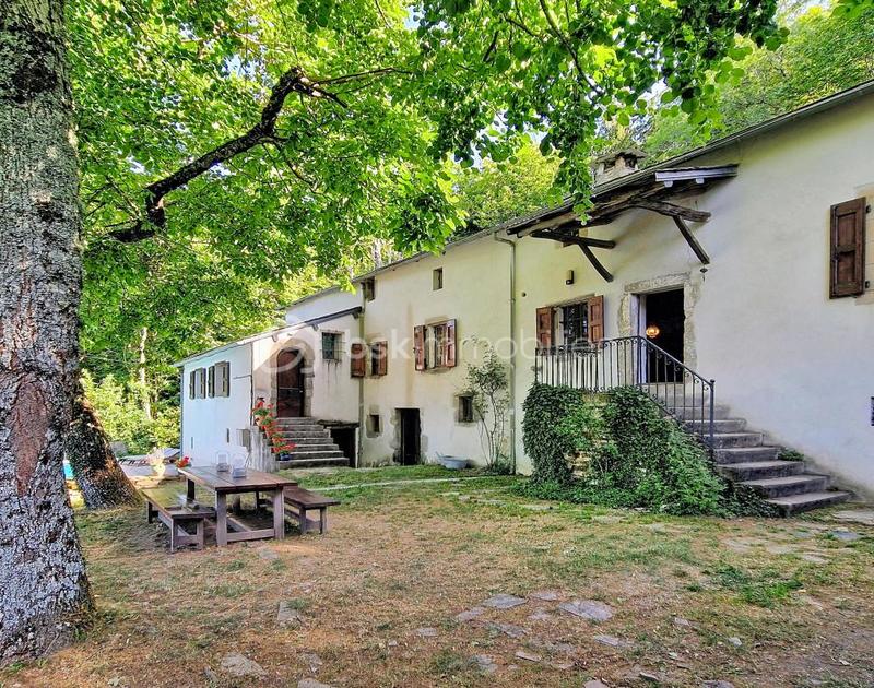 Propriété - 165 m² - 8 pièces