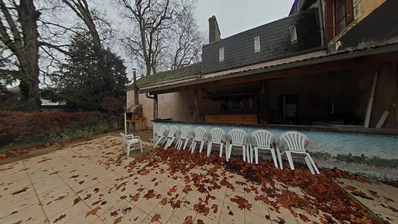 Maison - 217 m² - 8 pièces