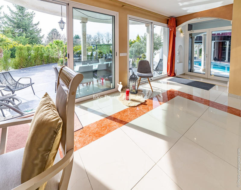 Maison contemporaine - 574 m² - 15 pièces