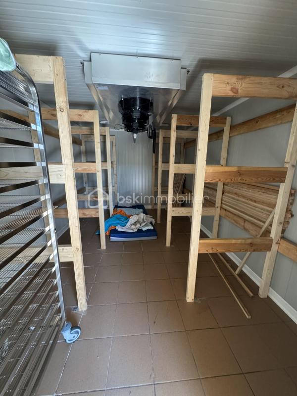 Local d'activité / Entrepôt - 316 m² - 10 pièces