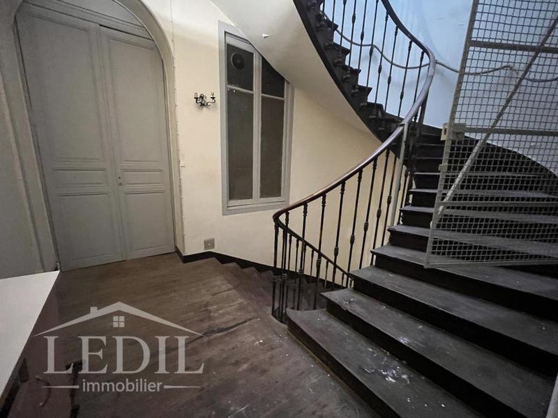 Immeuble - 218 m² - 5 pièces