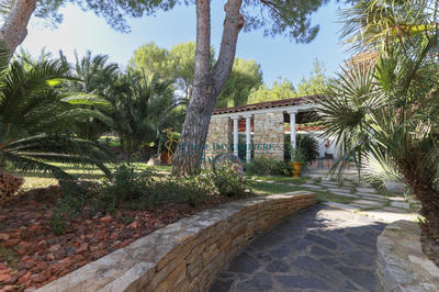 Maison traditionnelle - 420 m² - 5 pièces