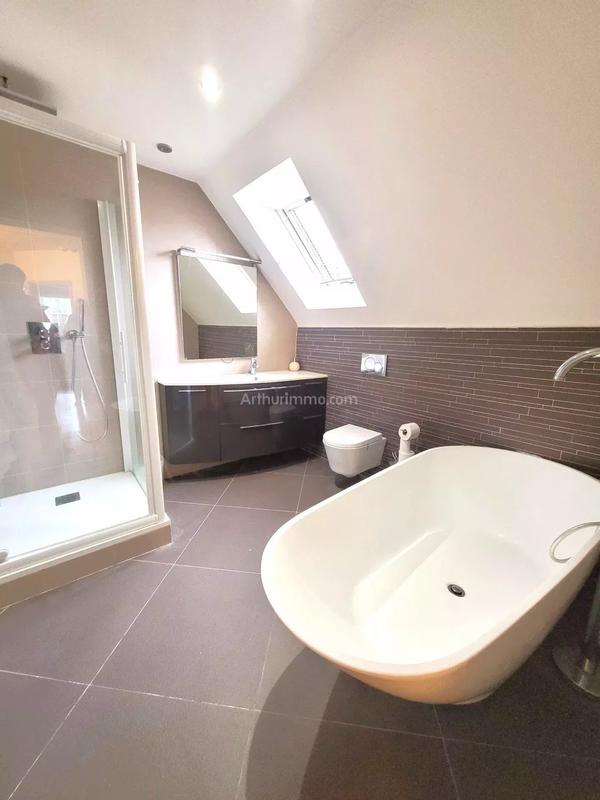 Maison - 156 m² - 8 pièces