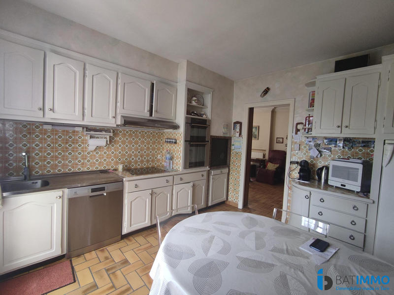 Maison traditionnelle - 195 m² - 10 pièces