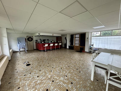 Maison - 440 m² - 16 pièces