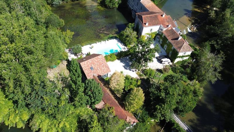 Maison - 524 m² - 15 pièces