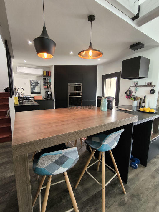 Maison - 175 m² - 7 pièces