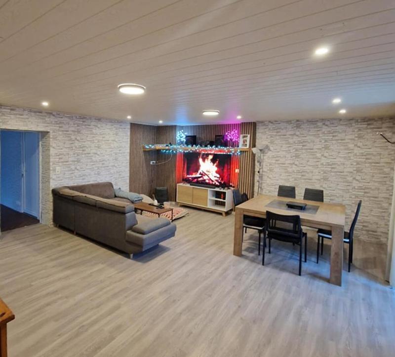 Maison - 245 m² - 10 pièces