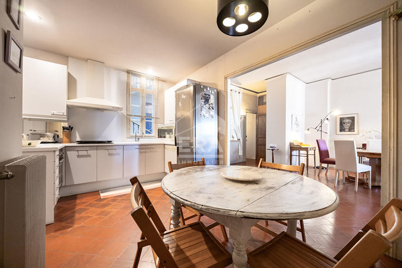 Appartement - 140 m² - 6 pièces