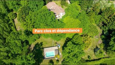 Maison - 282 m² - 9 pièces