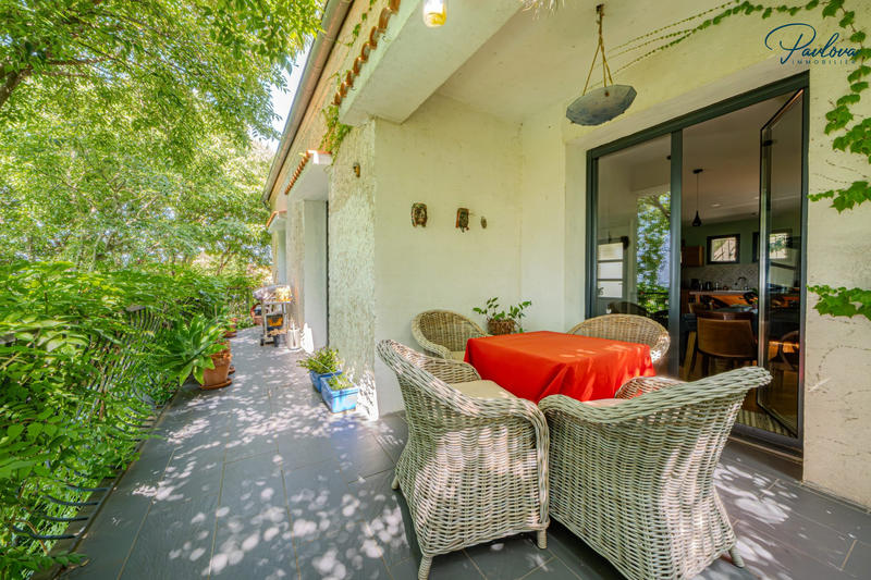 Villa - 220 m² - 7 pièces