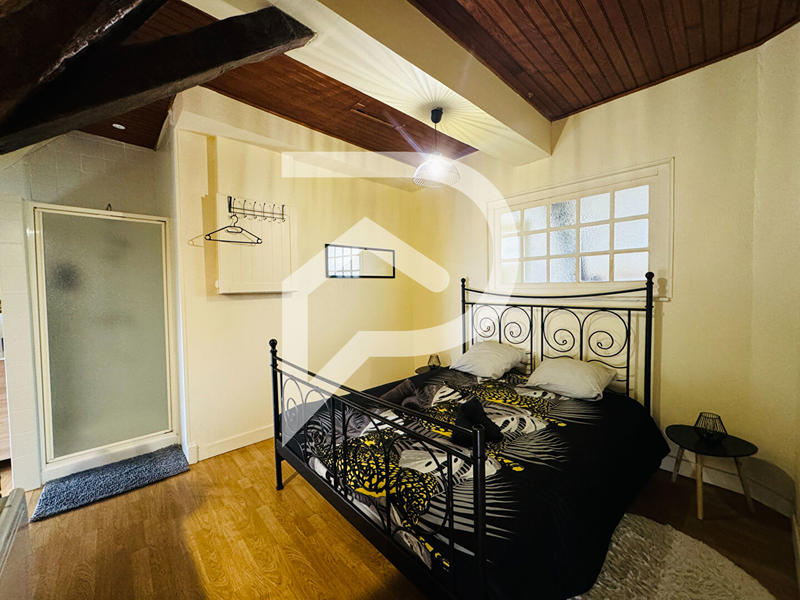 Immeuble - 9 pièces